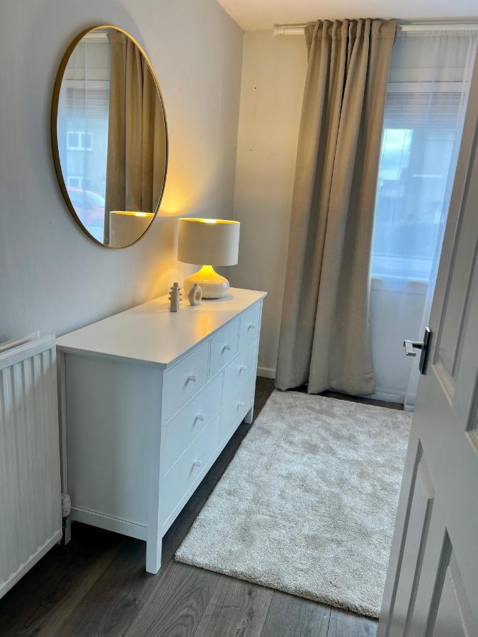 House With Garden And Parking 15 Min To Center Vakantiehuis Edinburgh
